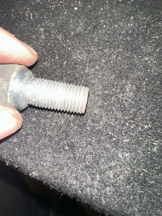 Секретні болти vw golf,skoda octavia,seat m14*1,5