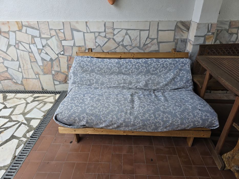 Desdubravel com colchão 140cmx195cm  ivernizado