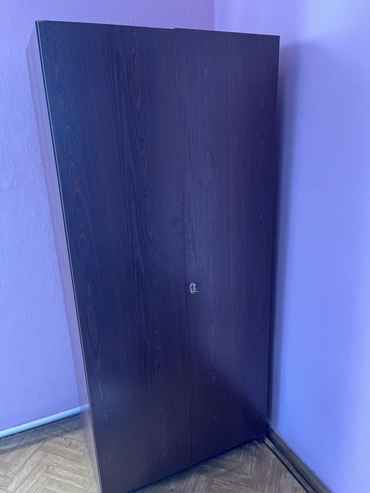 Stara szafa dwudrzwiowa