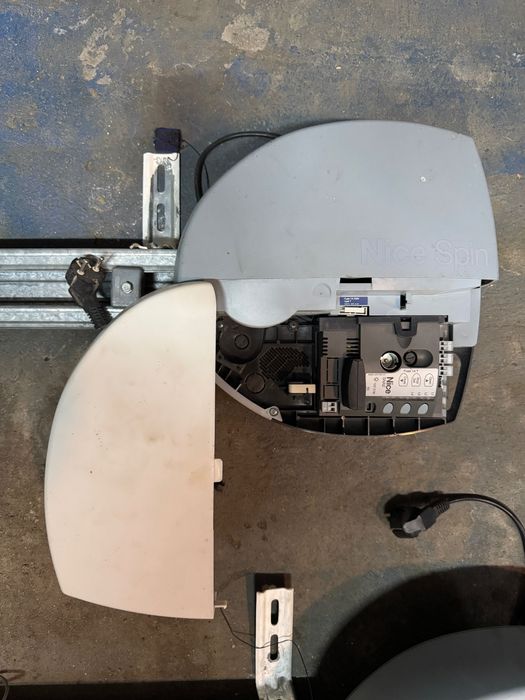 Napędy bram garażowych Nice spin