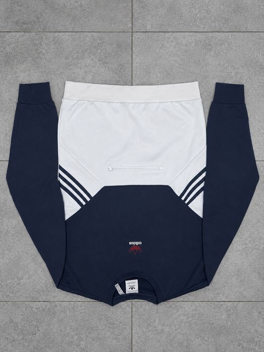 Світшот Adidas в гарному стані