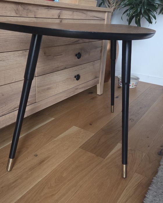 Stolik  w nowoczesnym stylu