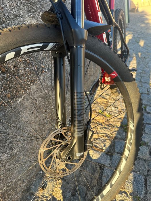Bike btt coluer carbono