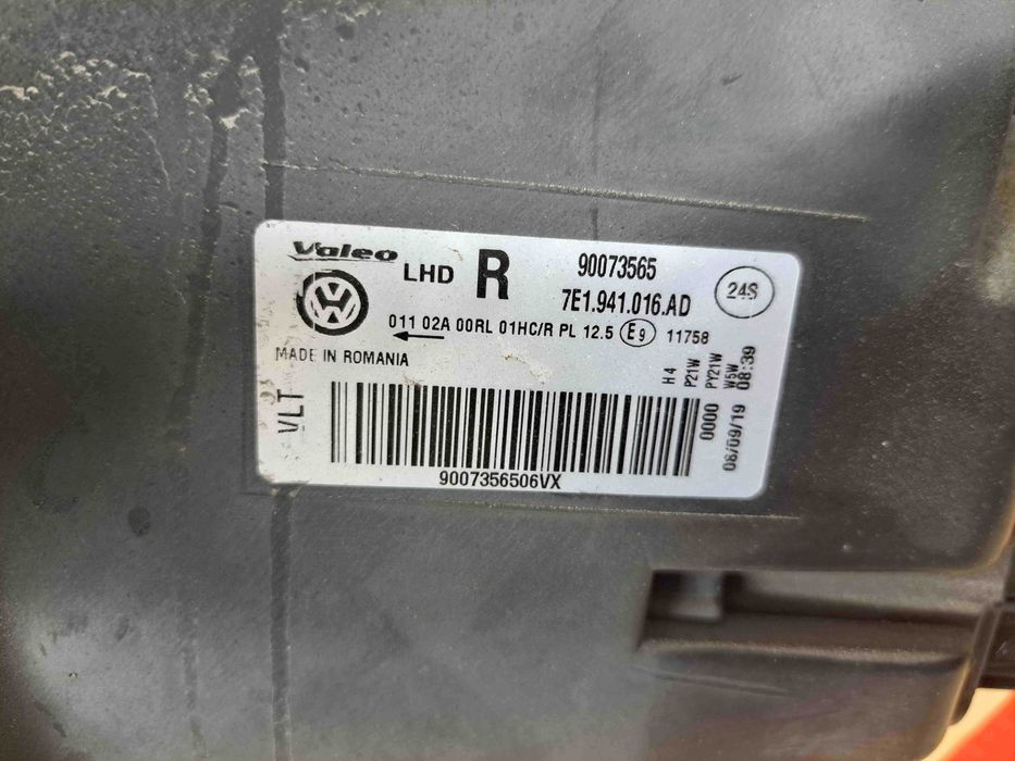 Lampy przód VW Transporter T6 H4, 7E1 lewa i prawa