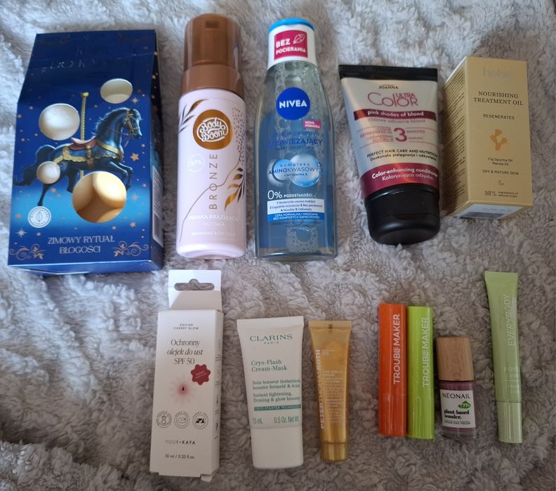 Duży zestaw 10 sztuk kosmetyków