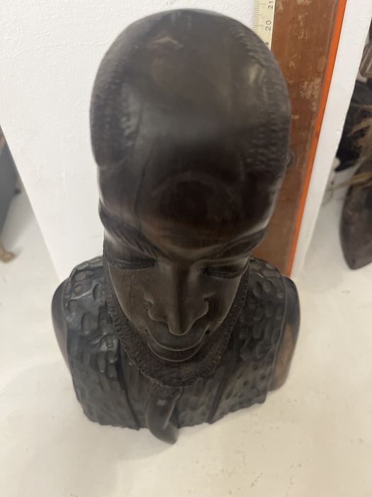 Stara drewniana figurka