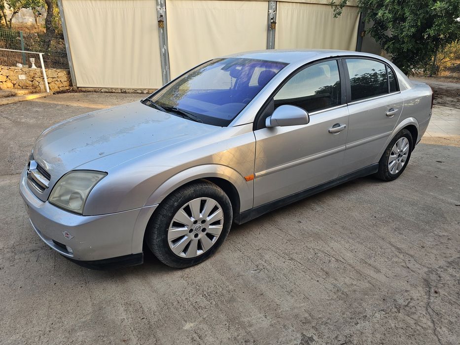 Vende se opel vectra 2.2 2003  dti