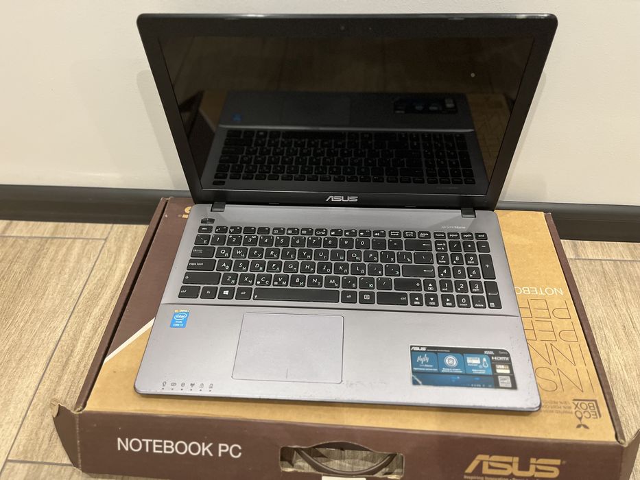 Ноутбук Asus X550L