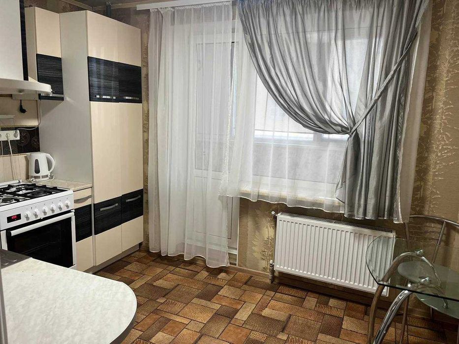 Оренда 3-кімнатна квартира + паркомісце