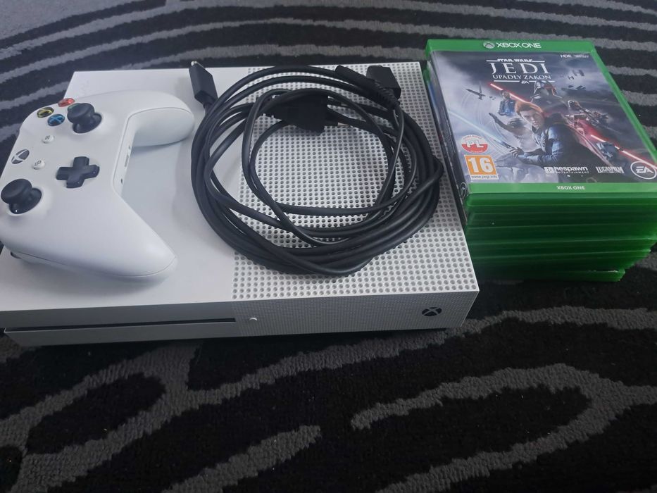 Xbox one biały 360gb z kontrolerem + fizyczny pakiet 7 gier