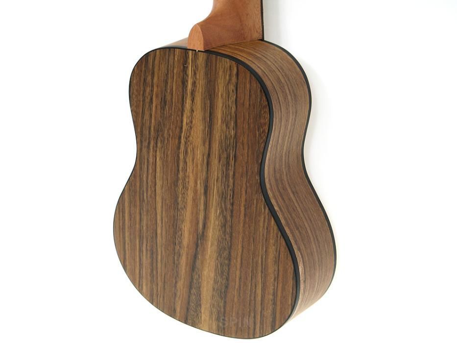 Piękne ukulele sopranowe z drewna orzechowego