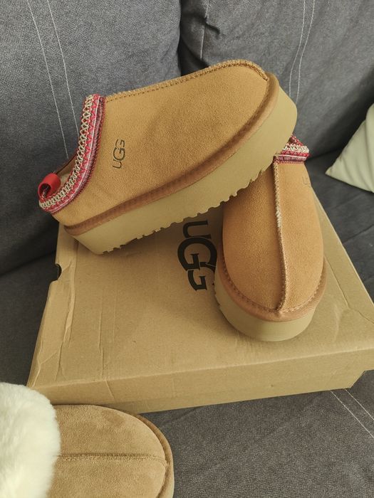 Угги . UGG. Взуття