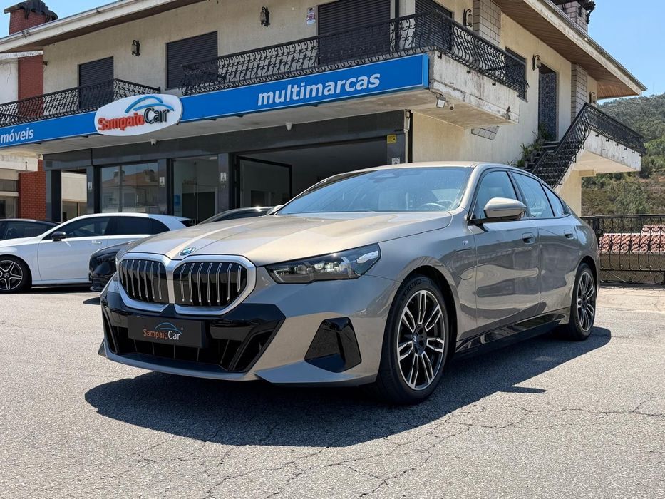 BMW 530 e Pack Desportivo M Pro