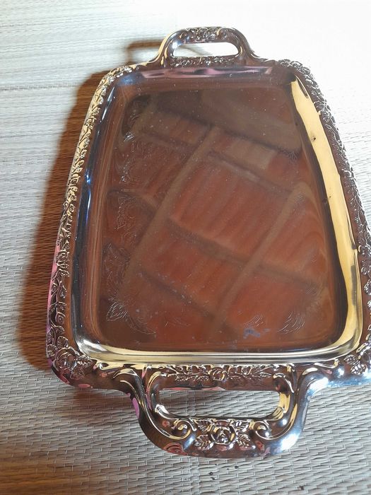 Bandeja retangular prateada