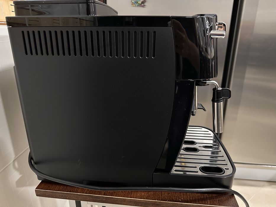Máquina de café Delonghi ECAM220