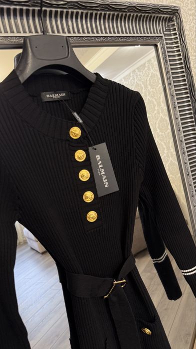 Трикотажное платье миди с длинным рукавом balmain