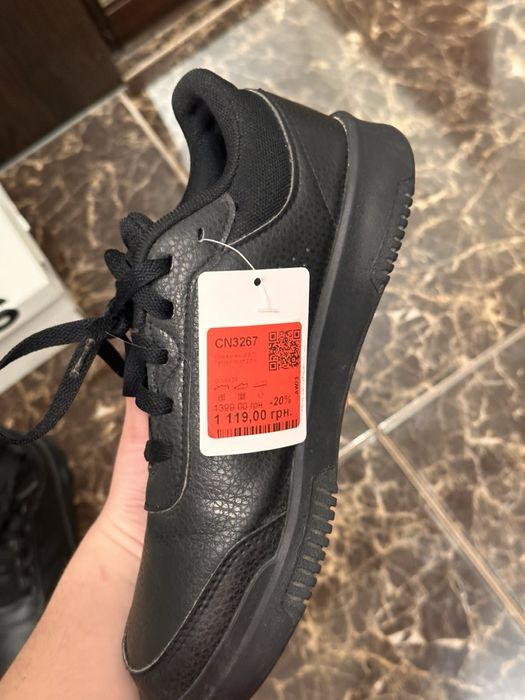 красовки adidas новіі