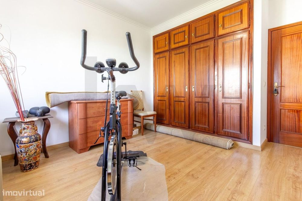 Apartamento T3 com Suíte, Lareira, Três Varandas e Arrecadação | Monti