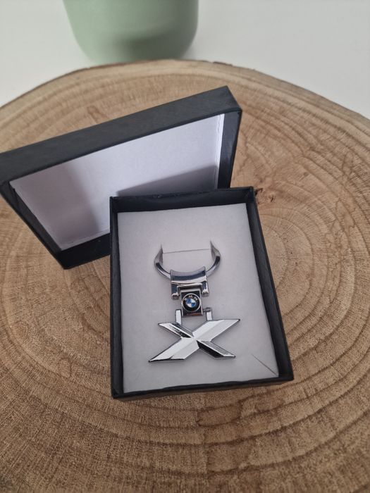 Porta chaves bmw serie 1 , 3 , 5 , 6 , 7 , X novos logo cinza cromado