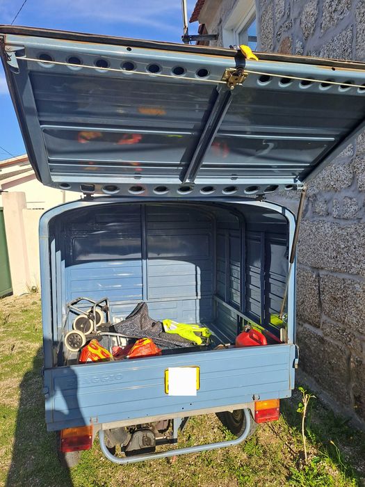 Ape 50 Piaggio azul
