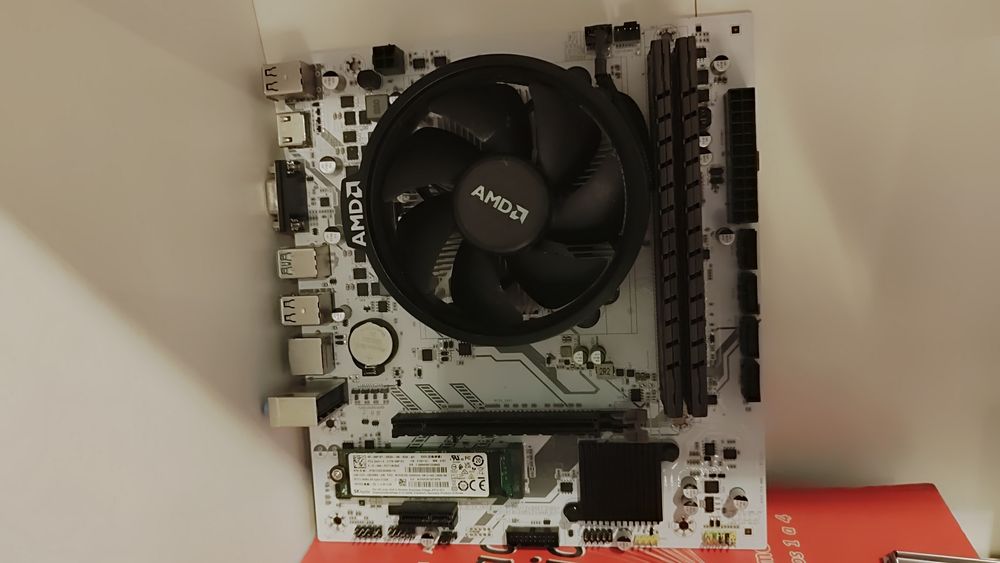 Bundle ryzen 3 2200G (gráfica)/b450/256GB/8 GB