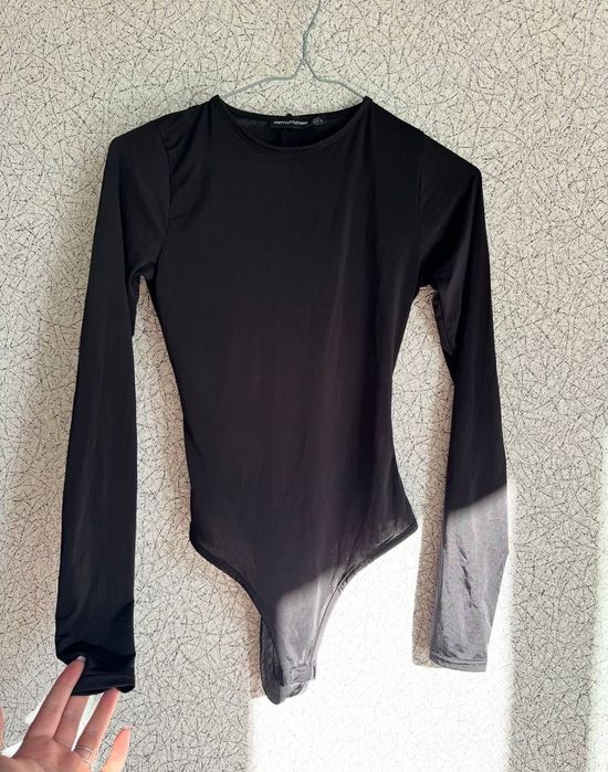 Чорне боді з акцентом на спинку