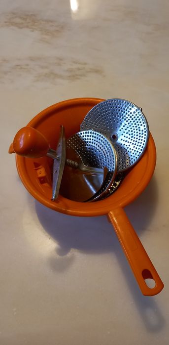 Passevit antigo com acessórios