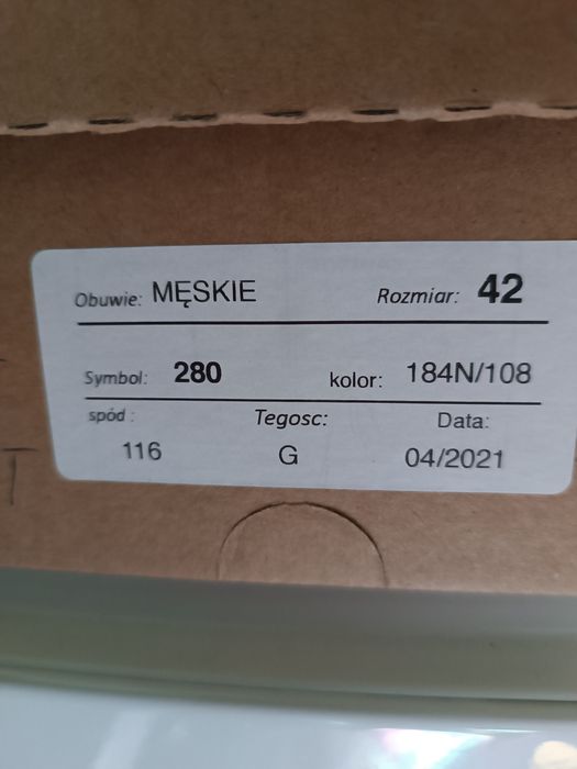 Sprzedam nowe buty skórzane buty firmy Papilion.