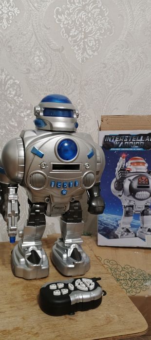 Іграшковий робот