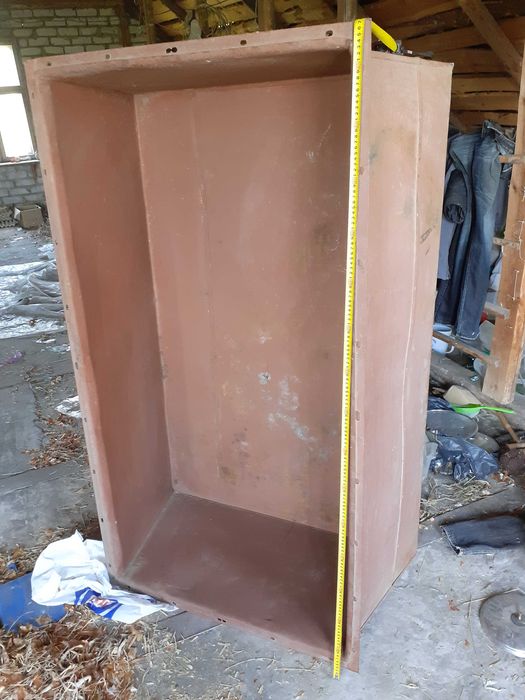 Продам емкость для сыпучих материалов.