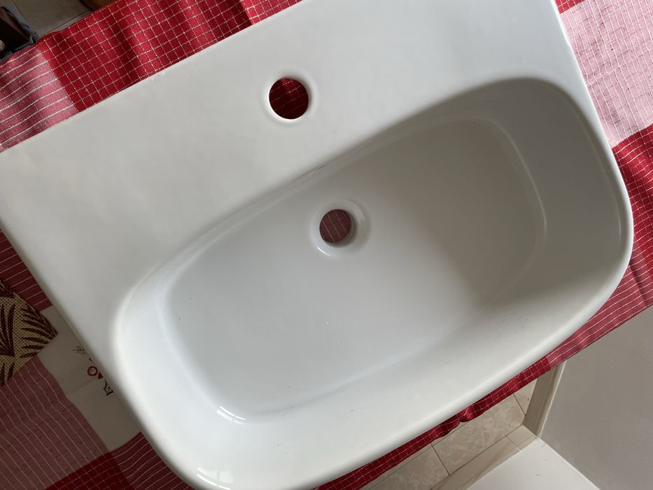 Lavatório Sanitana em cerâmica, excelente estado