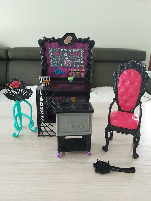 Mebelki Monster High