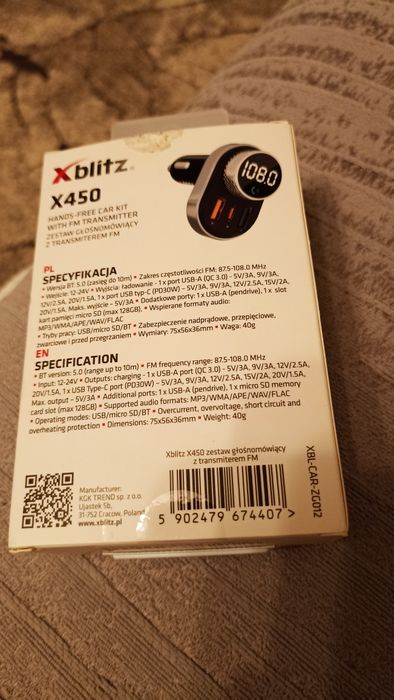 Głośnomówiący  zestaw z transmiterem FM nowy