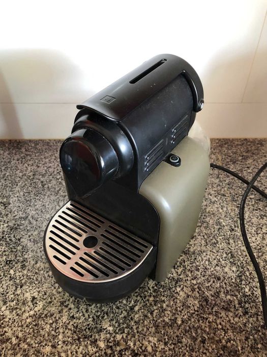 Máquinas de café Krups e Delonghi Nespresso para peças