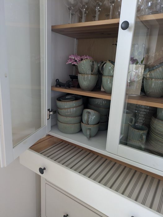 Witryna z szufladami Hemnes Ikea