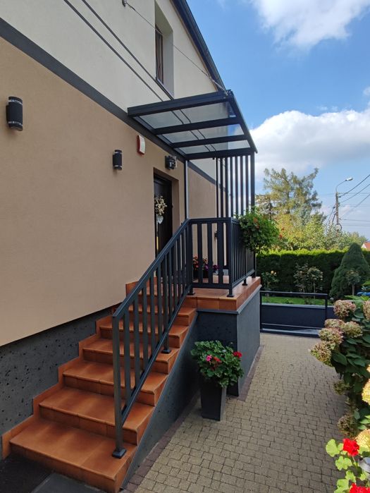 Daszek nad drzwi wiatrołap