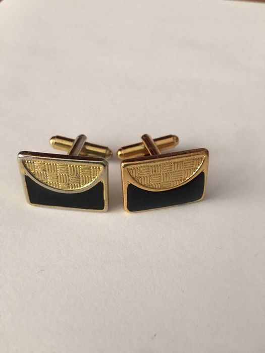 Стильні чоловічі запонки