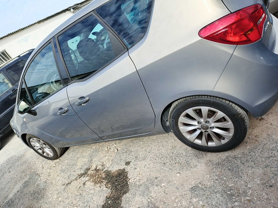 vendo carro Opel Meriva 2014