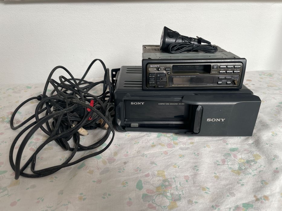 Auto Rádio + Caixa de CD Sony