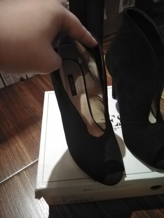 Sprzedam szpilki r. 38 NOWE