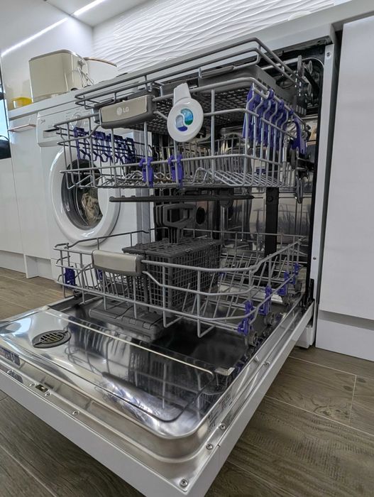 Máquina de lavar loiça LG