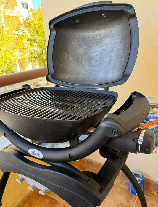 Grelhador a gás Weber Q1000 with stand