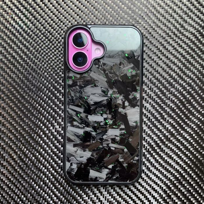 Кований карбоновий чохол на айфон 16 | 16 pro. З MagSafe