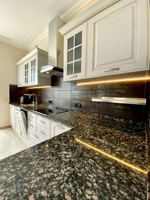 Аренда 2к квартиры Шевченковский район, Черновола, метро Университет