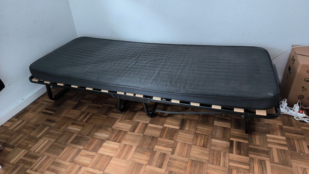 Cama dobrável de solteiro