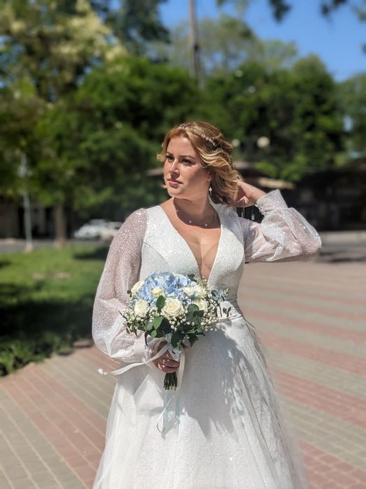 Шикарна весільна сукня 56 розміру з корсетом