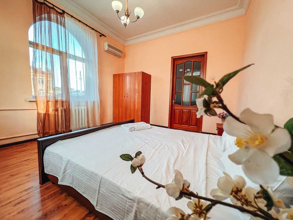 3к Хрещатик 17 квартира подобово Центр,метро Хрещатик 2 хв