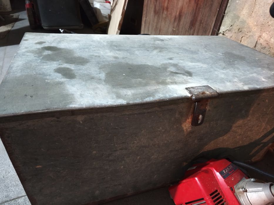 Caixa de ferramentas carrinha