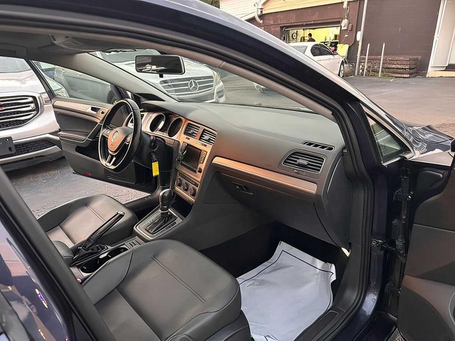 Volkswagen Golf      2015