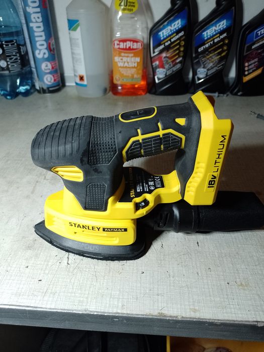 Szlifierka mimośrodowa Stanley FMCW 210